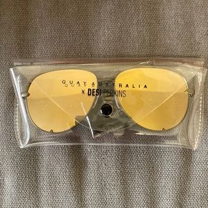 Quay Australia x Desi Perkins - sunglasses.